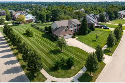 5725 Hawthorne Reserve Dr, Liberty Township, OH 45044 - Photo 3