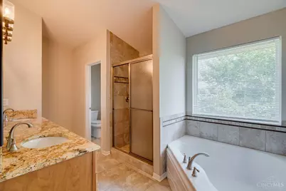 5725 Hawthorne Reserve Dr, Liberty Township, OH 45044 - Photo 23