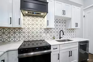 1026 Dayton St, Cincinnati, OH 45214 - Photo 13