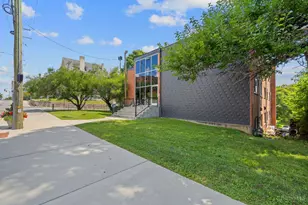 2058 Auburn Ave, Cincinnati, OH 45219 - Photo 3