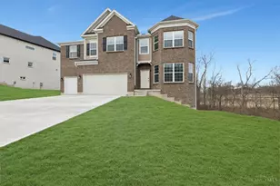 4033 Trailside Dr, Green Township, OH 45248 - Photo 3