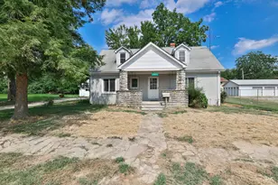 221 S Vine St, Blanchester, OH 45107 - Photo 1