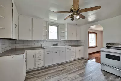 221 S Vine Street, Blanchester, OH 45107 - Photo 9