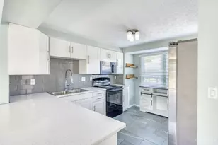 3015 Stratford Ct, Loveland, OH 45140 - Photo 7