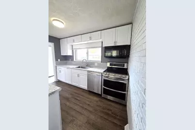 9224 Comstock Drive, Colerain Township, OH 45231 - Photo 5