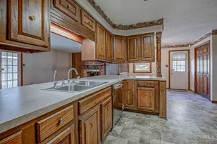 2921 Tylersville Rd, Hamilton, OH 45015 - Photo 13