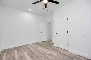 124 Valencia St, Cincinnati, OH 45219 - Photo 23