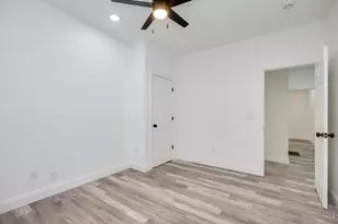 124 Valencia St, Cincinnati, OH 45219 - Photo 25