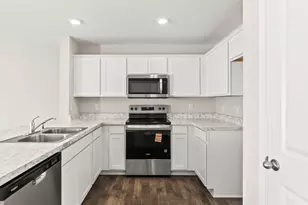 10368 Mae Ct, Colerain Township, OH 45251 - Photo 13