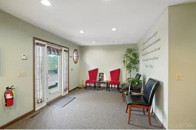 860 E Franklin Street #D, Centerville, OH 45459 - Photo 5