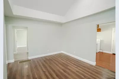 2045 First Avenue, Springfield Township, OH 45224 - Photo 7