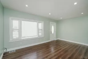 2045 1st Ave, Springfield Township, OH 45224 - Photo 5