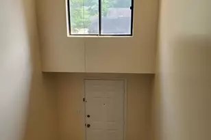 256 Centerbury Ct, Springdale, OH 45246 - Photo 3