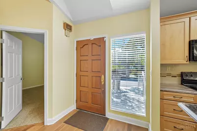 9870 Timbers Drive, Blue Ash, OH 45242 - Photo 3