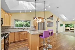 9870 Timbers Dr, Blue Ash, OH 45242 - Photo 5