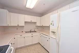 228 Edinburgh Ln, Springdale, OH 45246 - Photo 13