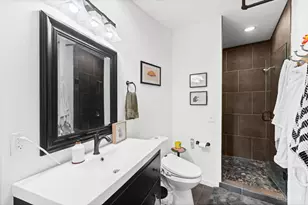 404 Reading Rd, Cincinnati, OH 45202 - Photo 23