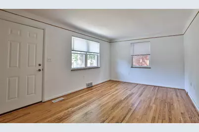 1246 Thurnridge Drive, Reading, OH 45215 - Photo 5