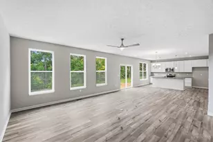 1247 Eagle Blvd, Hamilton Township, OH 45029 - Photo 9