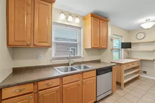 2758 Losantiridge Ave, Columbia Township, OH 45213 - Photo 15