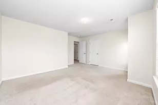 8158 Valley Crossing Dr, Colerain Township, OH 45247 - Photo 19