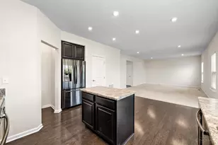 8158 Valley Crossing Dr, Colerain Township, OH 45247 - Photo 9