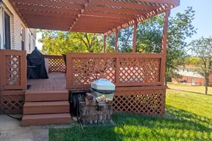 12069 Cantrell Dr, Springdale, OH 45246 - Photo 5