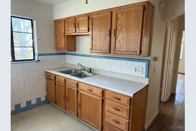 4419 Ridgeview Avenue, Cincinnati, OH 45238 - Photo 3