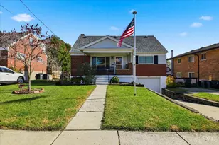 3492 Moonridge Dr, Green Township, OH 45248 - Photo 1