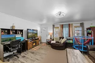 5974 Sunridge Dr, Cincinnati, OH 45224 - Photo 7