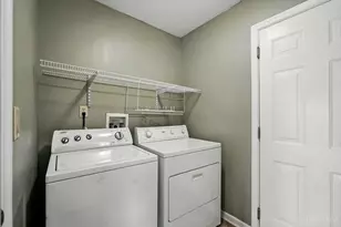 12190 Kilbride Dr, Colerain Township, OH 45251 - Photo 13