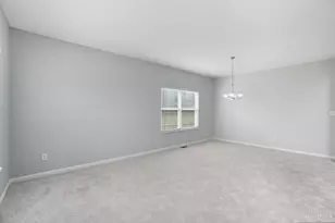 792 Oak Forest Dr, Hamilton Township, OH 45152 - Photo 9