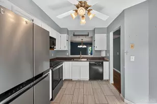 1079 Kensington Ln, Union Township, OH 45245 - Photo 7