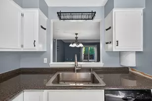 1079 Kensington Ln, Union Township, OH 45245 - Photo 9