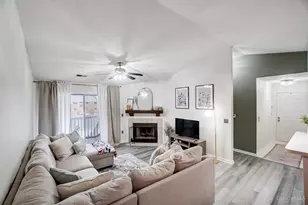 410 Carrington Ln, Loveland, OH 45140 - Photo 7