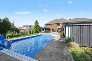 933 Country Club Dr, Pierce Township, OH 45245 - Photo 13