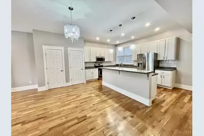 709 E McMillan Street #1, Cincinnati, OH 45206 - Photo 3