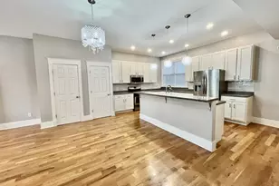 709 E McMillan St, Cincinnati, OH 45206 - Photo 3