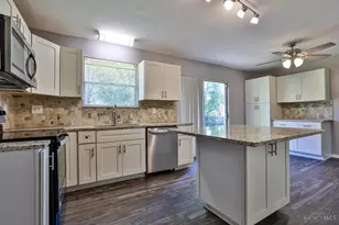 918 Glasgow Dr, Forest Park, OH 45240 - Photo 9