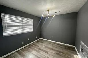 5598 Glenway Ave, Cincinnati, OH 45238 - Photo 9