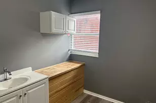 5598 Glenway Ave, Cincinnati, OH 45238 - Photo 11