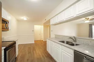 3352 Emerald Lakes Dr, Green Township, OH 45211 - Photo 7