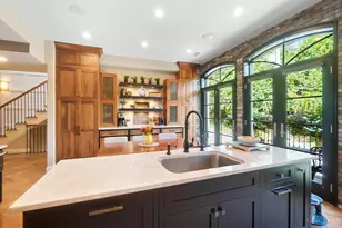 341 Oregon St, Cincinnati, OH 45202 - Photo 25