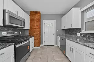 1958 Fairfax Dr, Cincinnati, OH 45207 - Photo 13