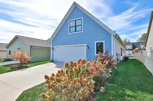 465 Cayman Cir, Tipp City, OH 45371 - Photo 11