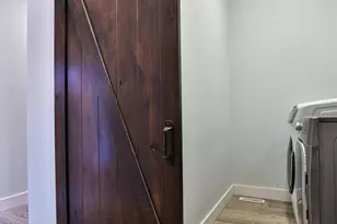 465 Cayman Cir, Tipp City, OH 45371 - Photo 43