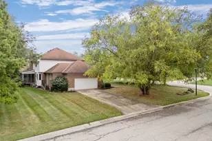 5700 Samstone Ct, Blue Ash, OH 45242 - Photo 3