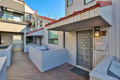 1040 Hatch Street, Cincinnati, OH 45202 - Photo 3