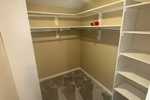 9462 Hunters Creek Dr, Blue Ash, OH 45242 - Photo 13