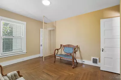3990 Beechwood Avenue, Cincinnati, OH 45229 - Photo 43
